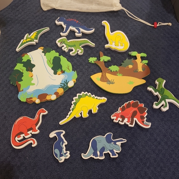 dinosaur foam bath toys